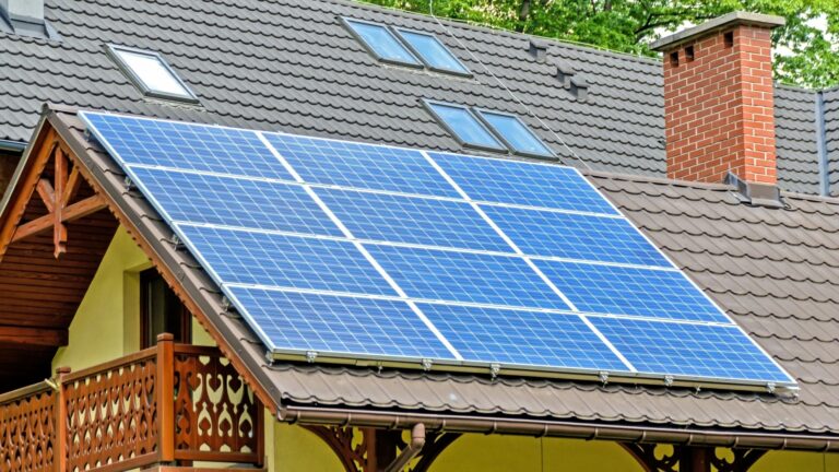 Batterie pour panneau solaire : Stockez l’énergie solaire pour une utilisation continue