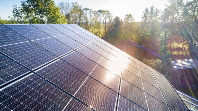 Panneau solaire 500W : Performances et utilisations pour une production d’énergie renouvelable