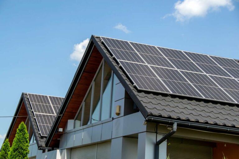 panneaux solaires d occasion conseils pour un achat responsable et economique.jpeg