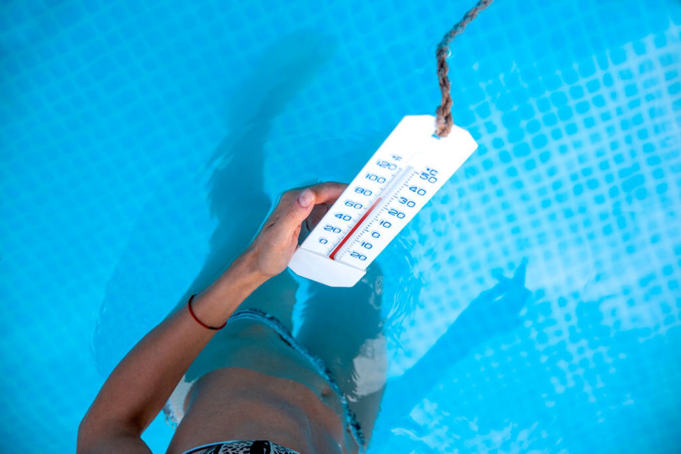 chauffage de piscine profitez d une eau chaude grace a une pompe a chaleur performante.jpeg
